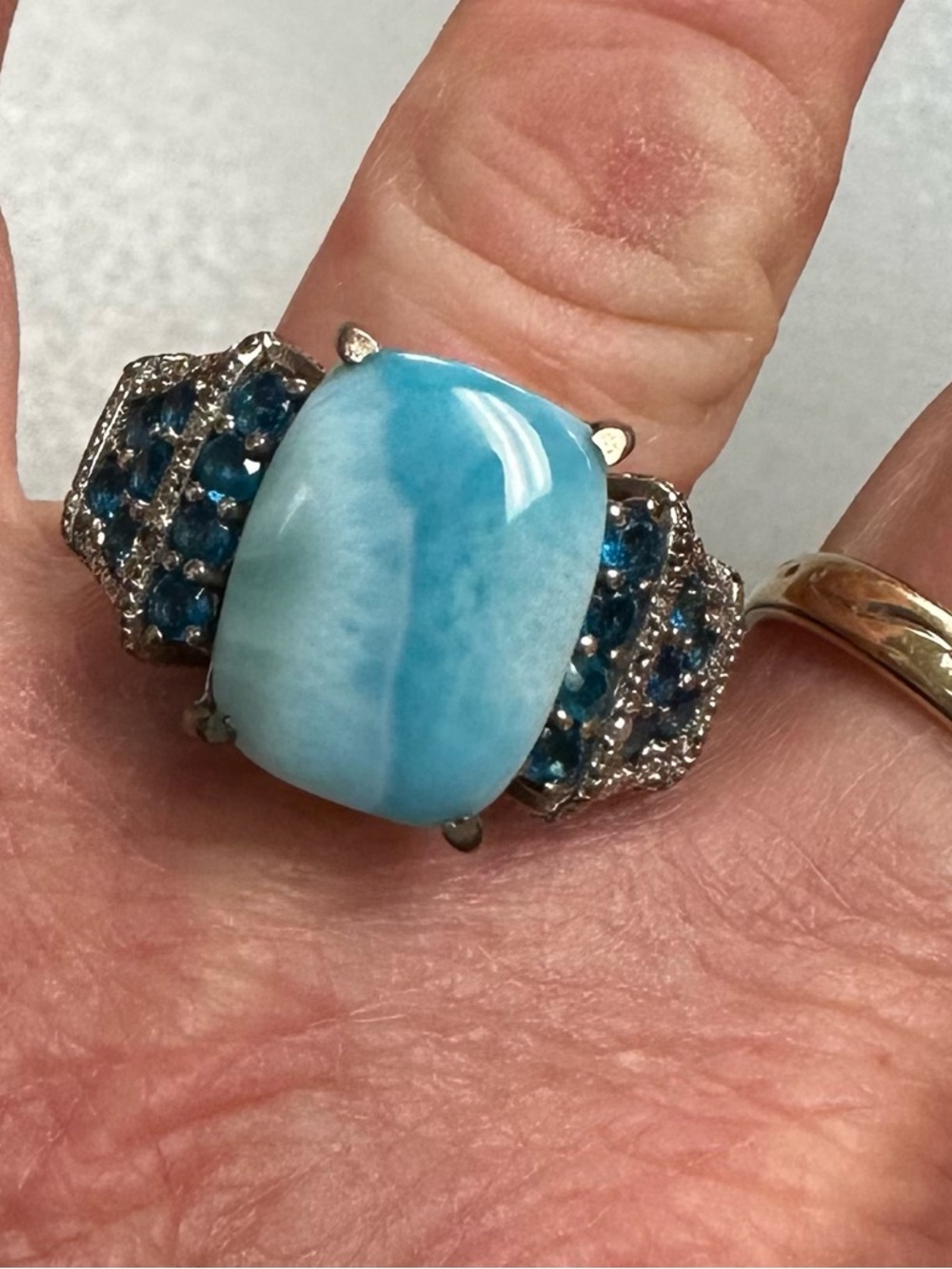 Beautiful sterling ring 11